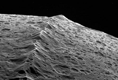 Iapetus ridge