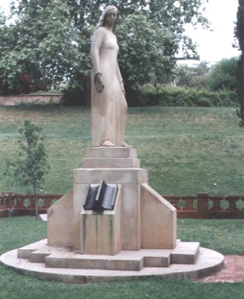 Pioneer women statue